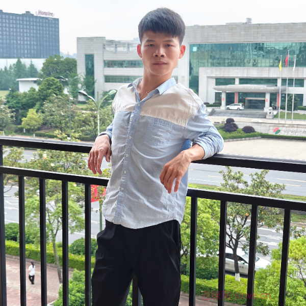 湖南28岁单身帅哥真诚找对象-湖南征婚相亲网